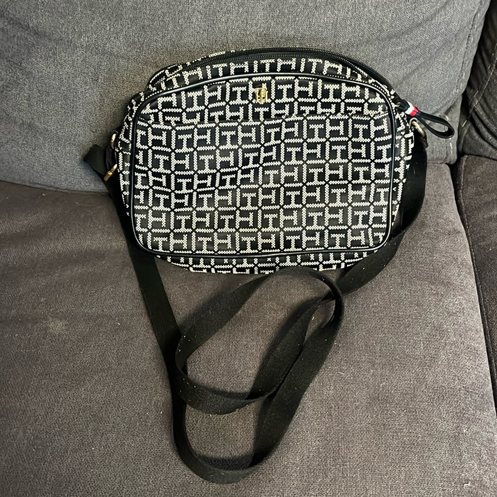Tommy Hilfiger 2 Compartment Crossbody